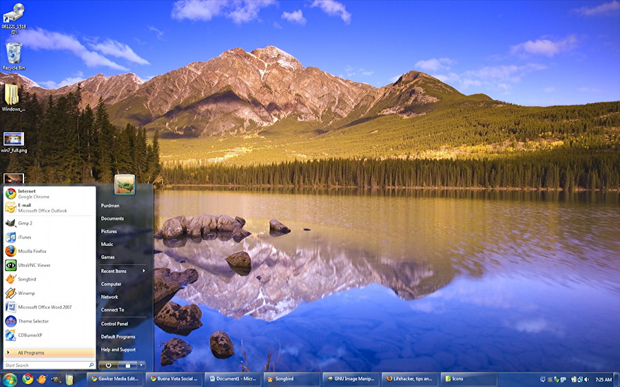 Microsoft Windows 7 - Win7 Desktop with Start Menu