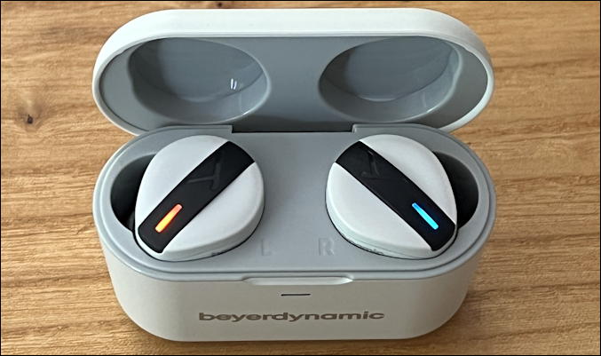 beyerdynamic free byrds earbuds bluetooth in pairing mode case